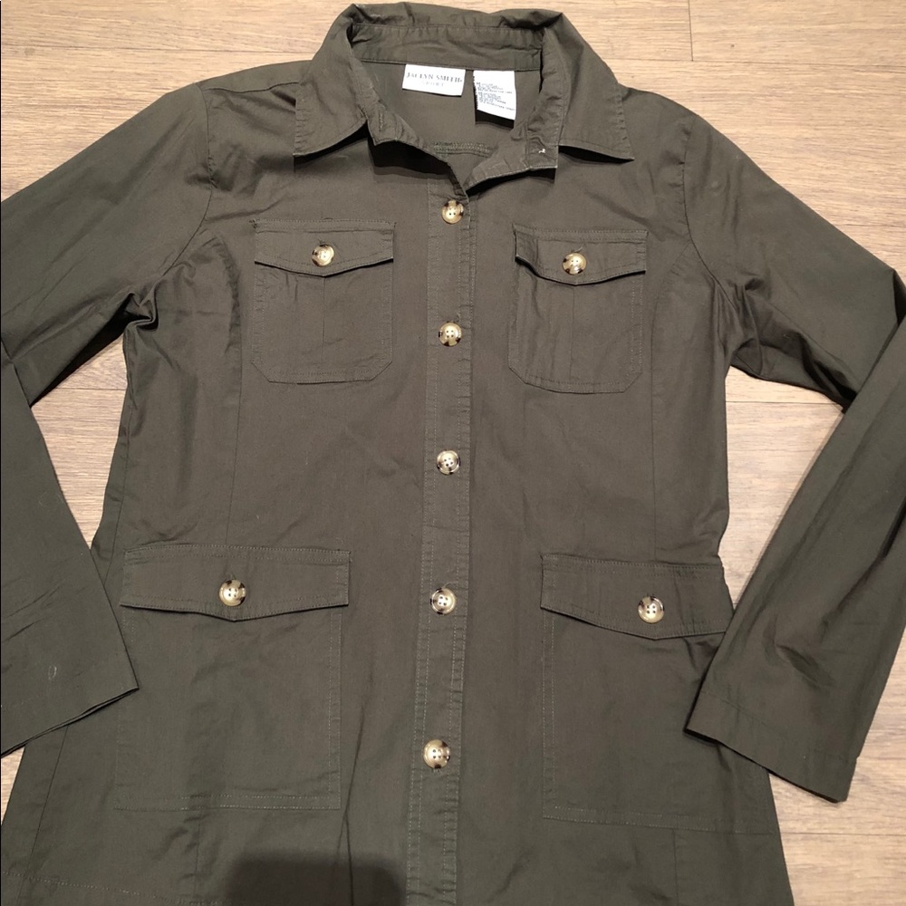 Jaclyn Smith Sport Top!!🎉